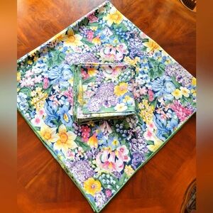 Floral square tablecloth and napkins